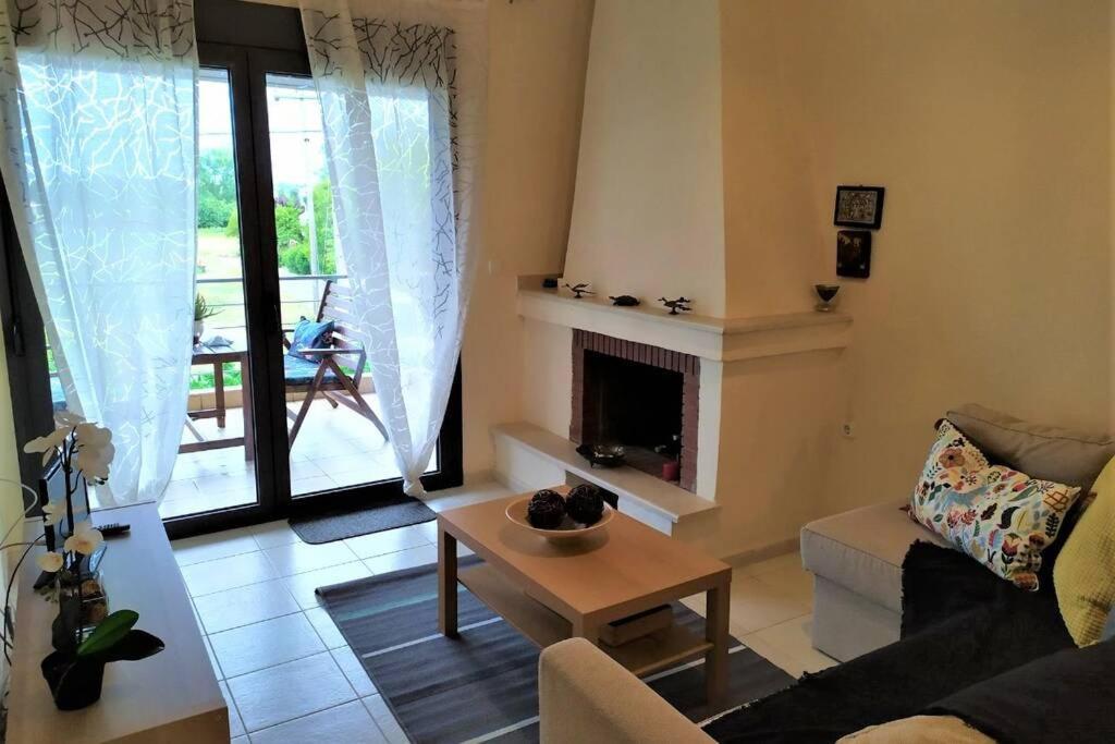 Maria'S House Apartment In Skála Foúrkas Екстериор снимка